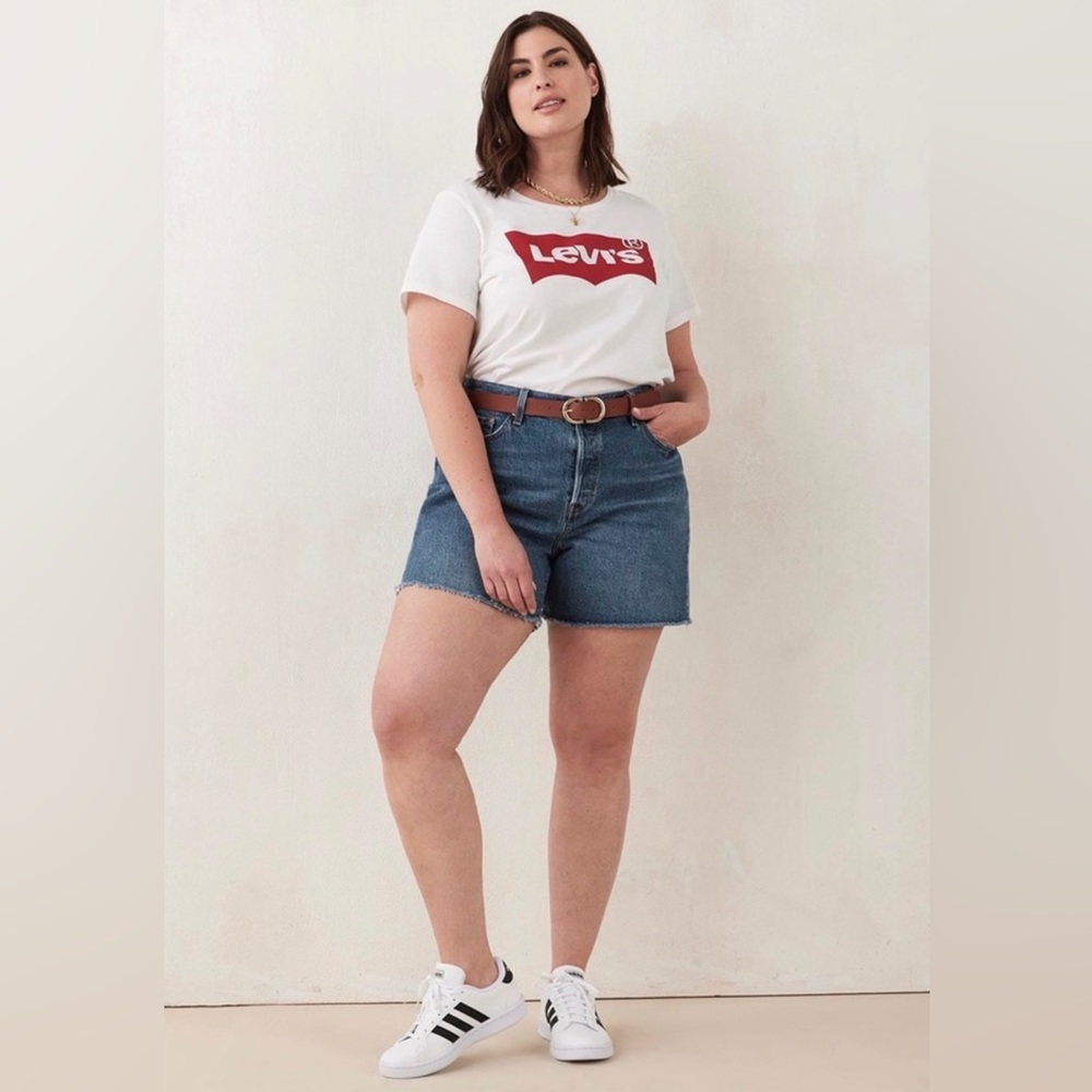BNWT Levi’s Plus 501 Short